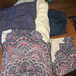 Comforter & Pillow Set